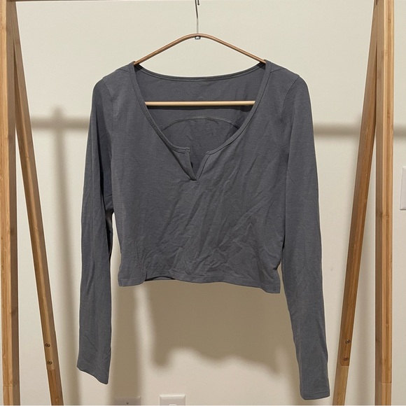Lululemon discontinued Long Sleeve Top in London grey - Picture 1 of 3